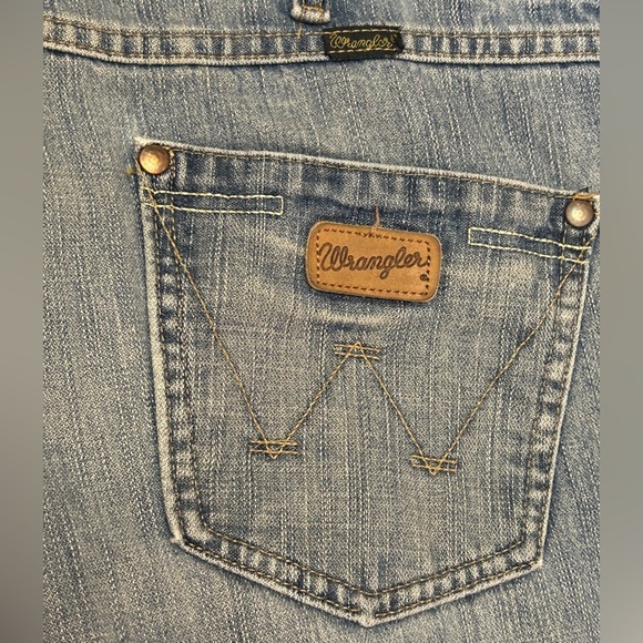 Vintage Wrangler classic style wedgie fit jeans in light blue size 38*36 Bootcut - Picture 4 of 8